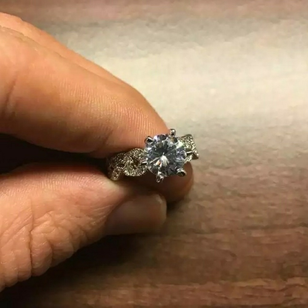 NEW! Leafy Silver Ring - Picture 2 of 6